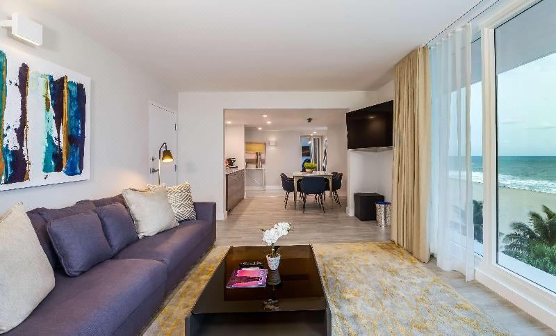 Photo of Livingroom in Central Beach