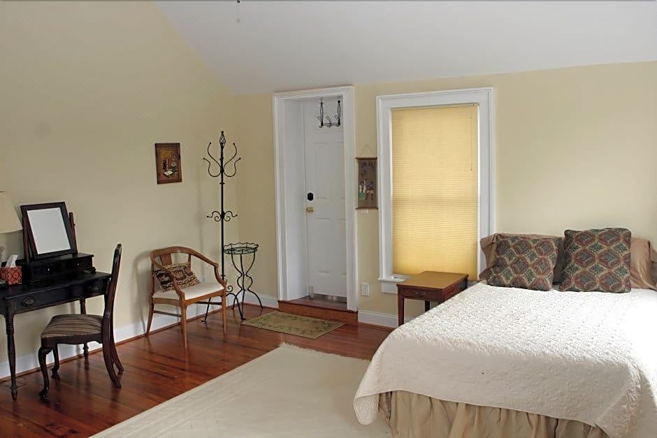 Photo of Bedroom in Alton