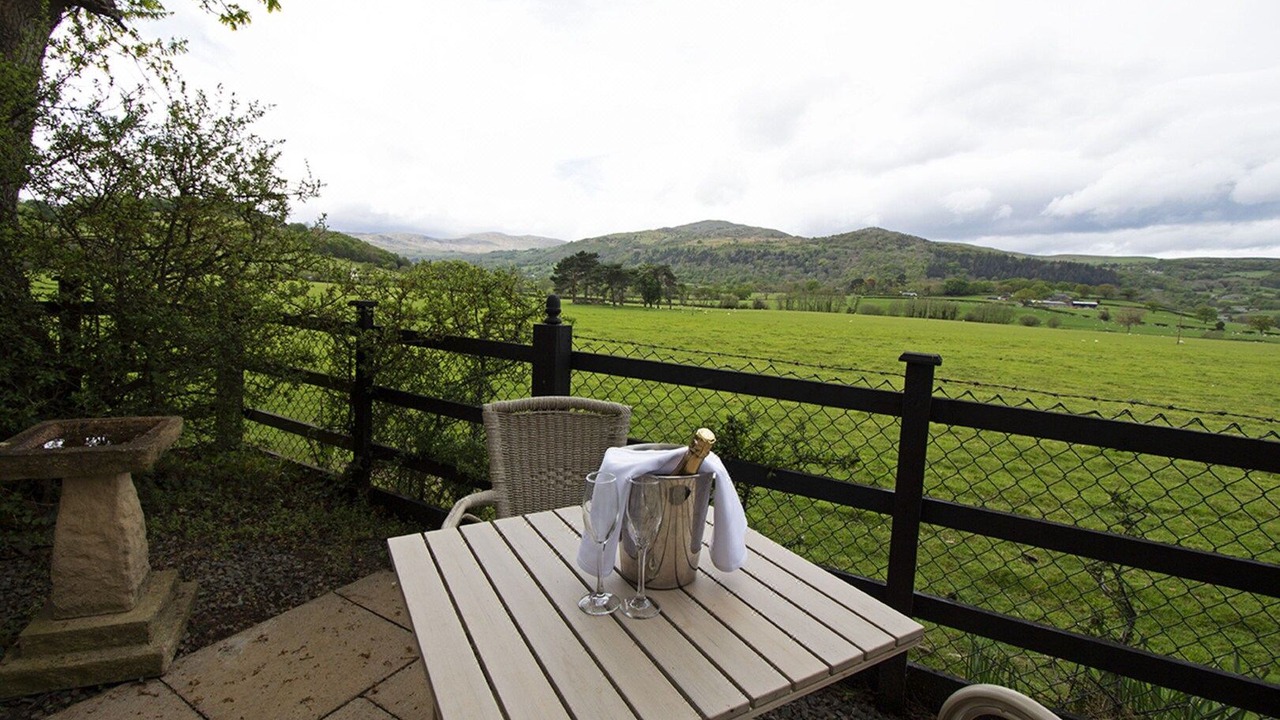 Photo of Patio Balcony in Henryd