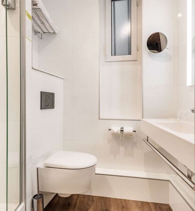 Photo of Bathroom in Quartier de la Plaine-de-Monceaux