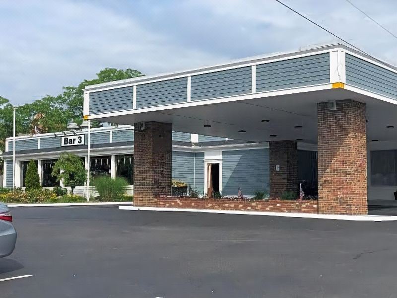 Photo of Buildings in Teaticket