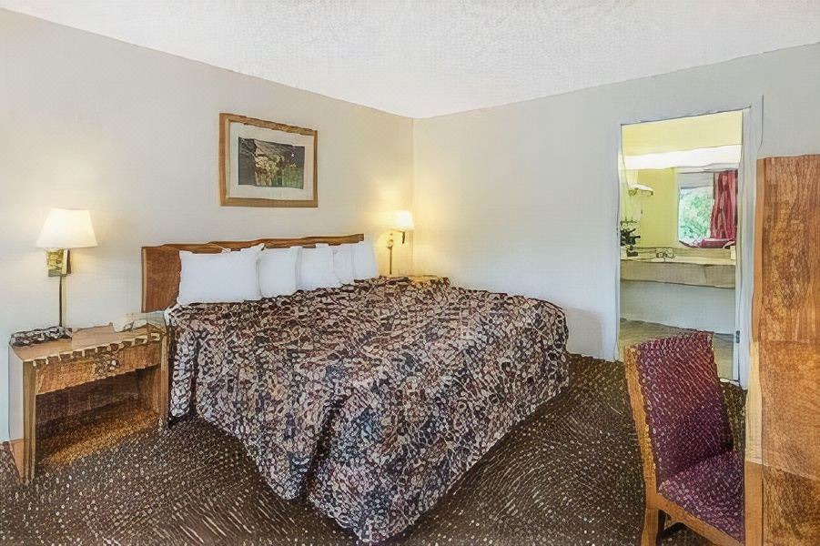 Photo of Bedroom in Dubuque