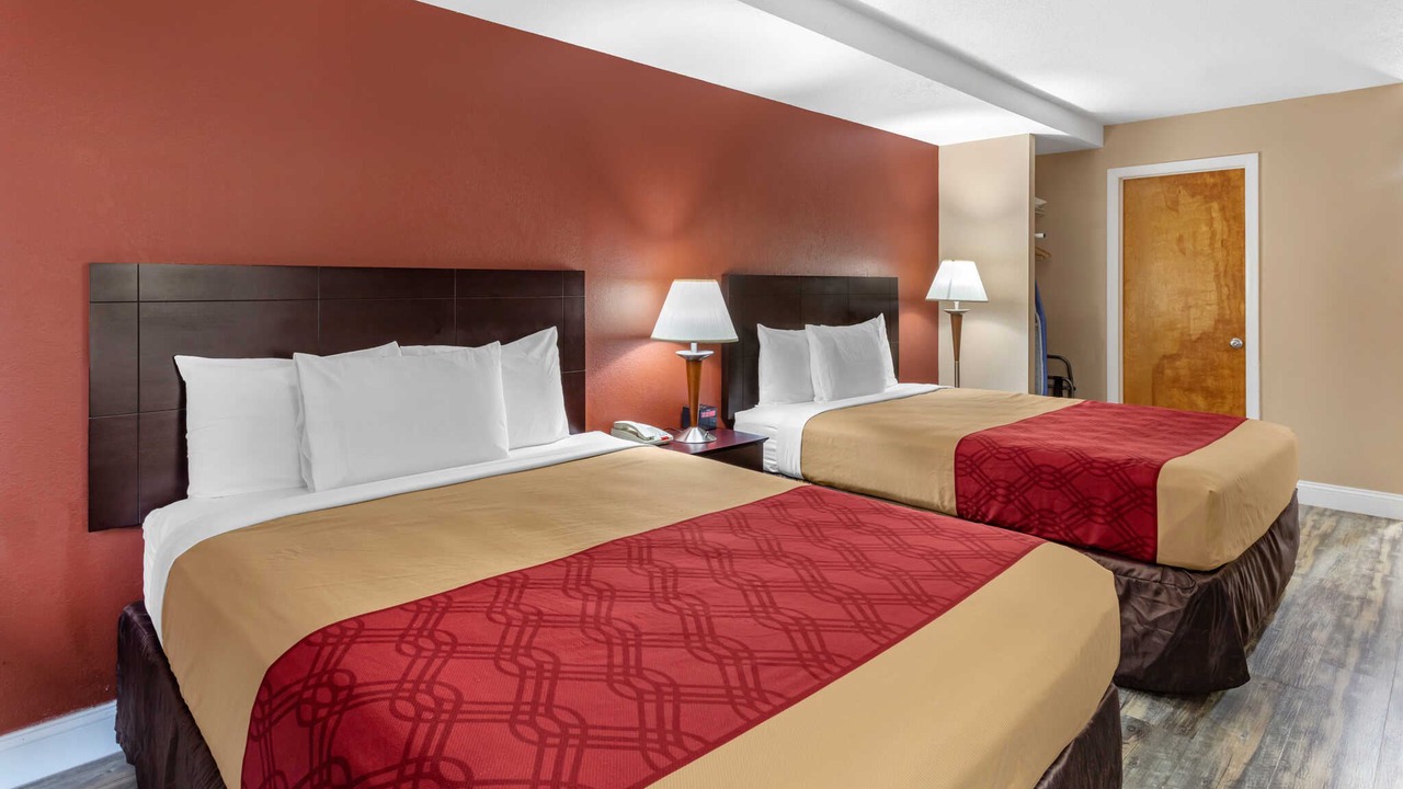 Photo of Bedroom in Westbrook Center