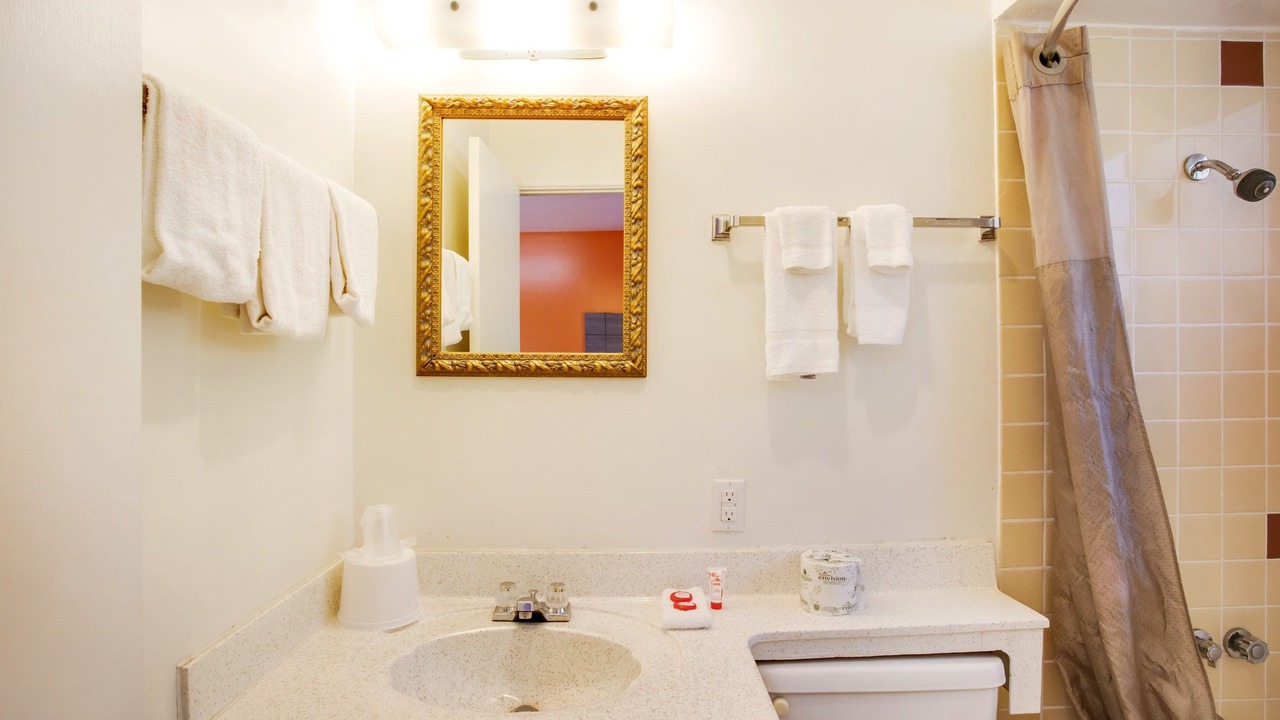 Photo of Bathroom in Carrolls