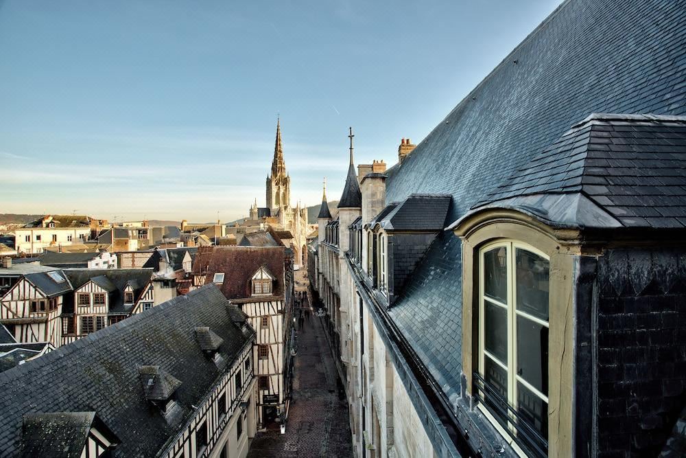 Photo of Buildings in Quartier Pasteur