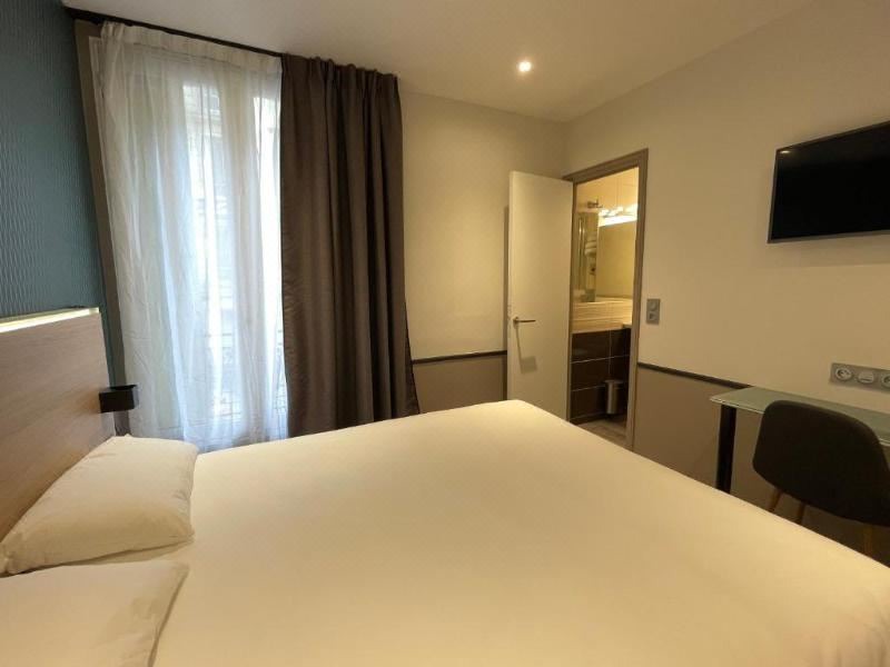 Photo of Bedroom in 6th Arrondissement