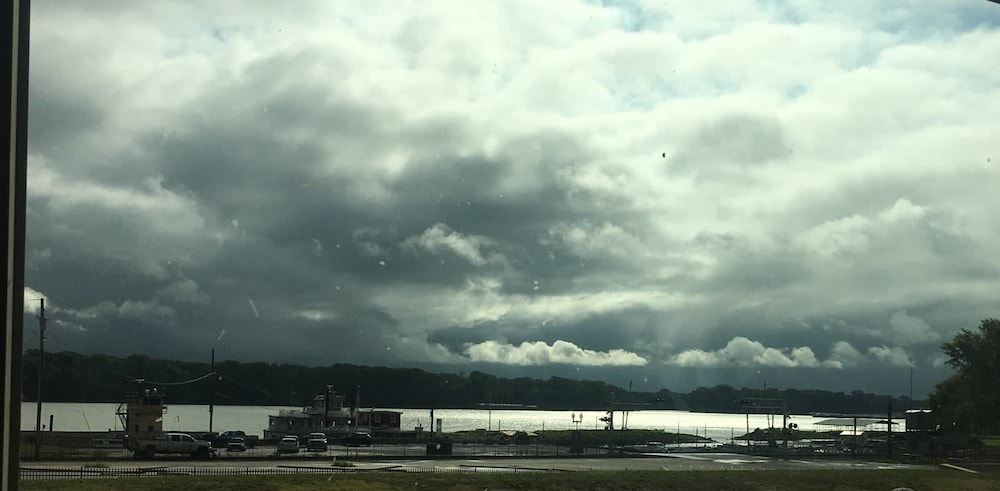 Photo of Others in Hannibal