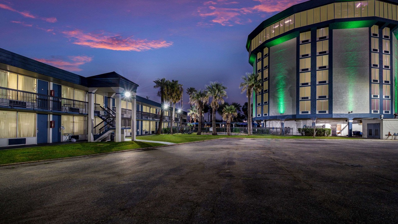 Photo of Buildings in Pasadena