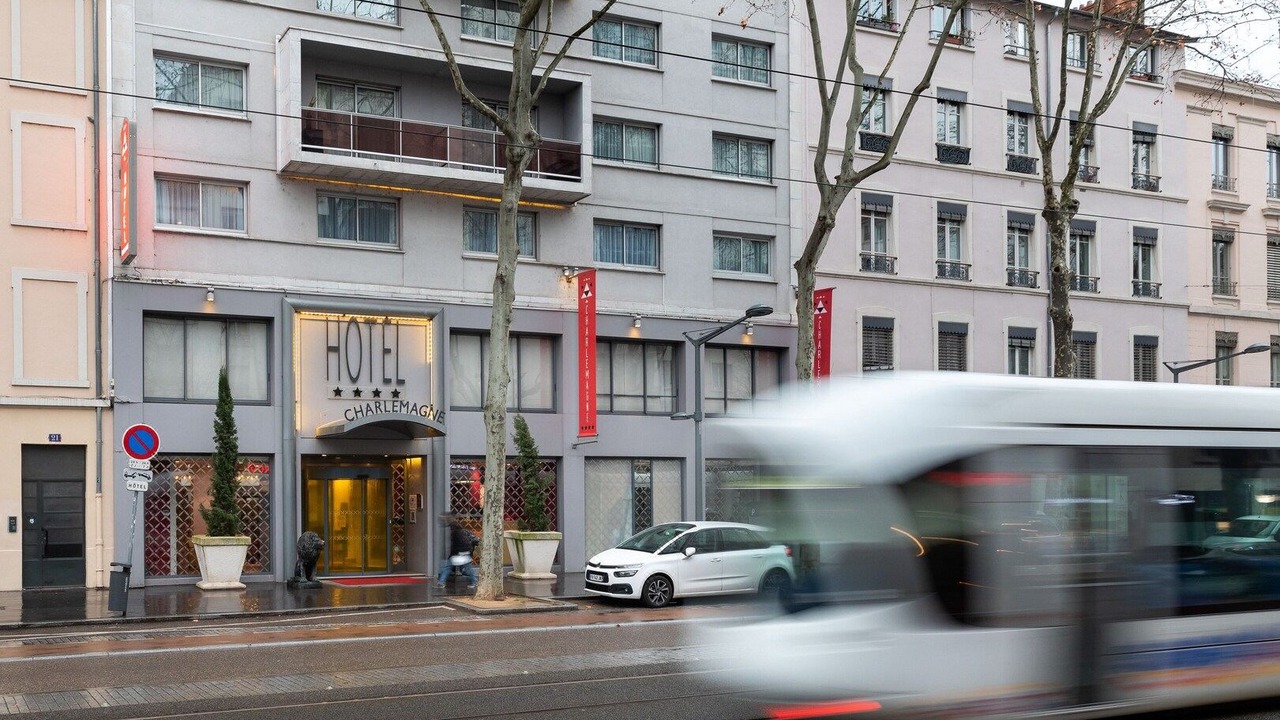 Photo of Buildings in 2nd Arrondissement