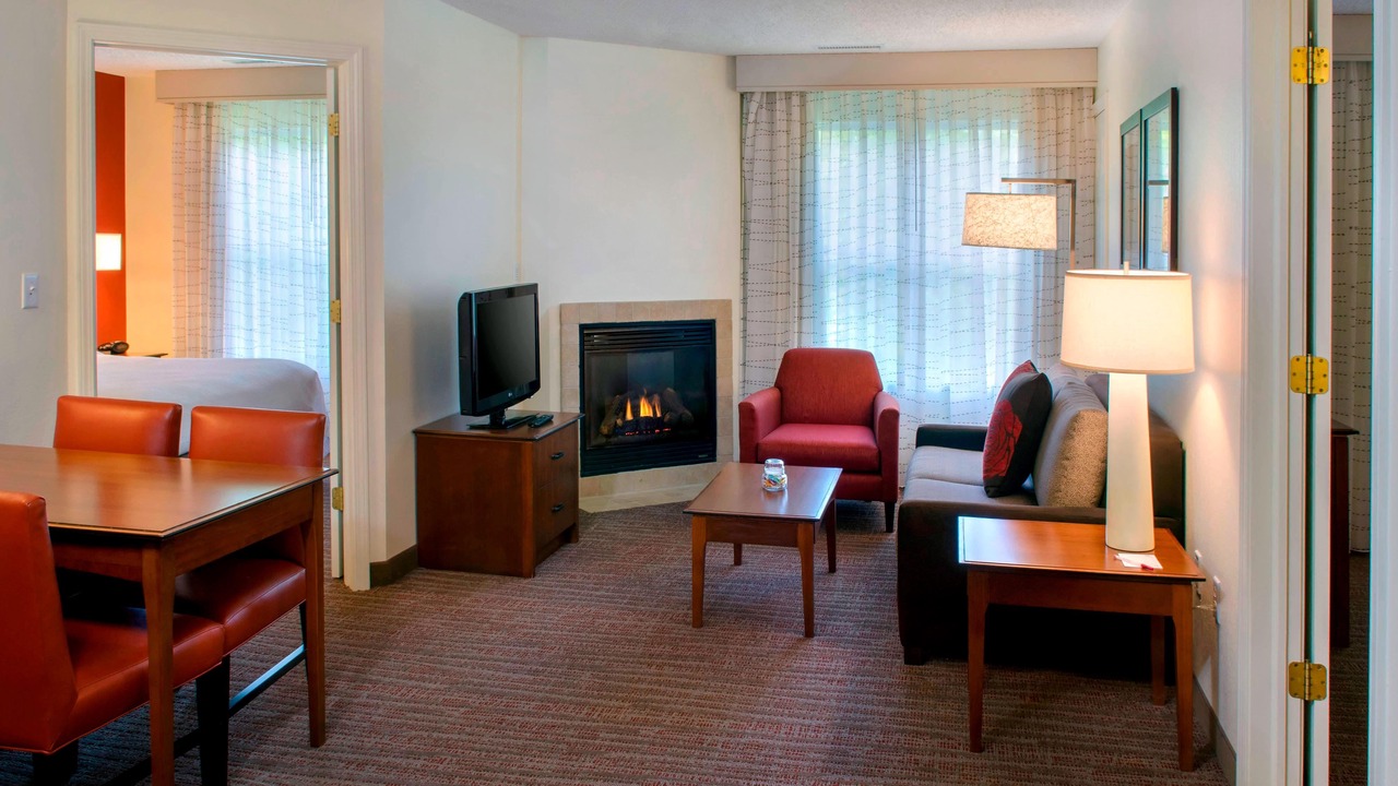 Photo of Livingroom in East Greenbush