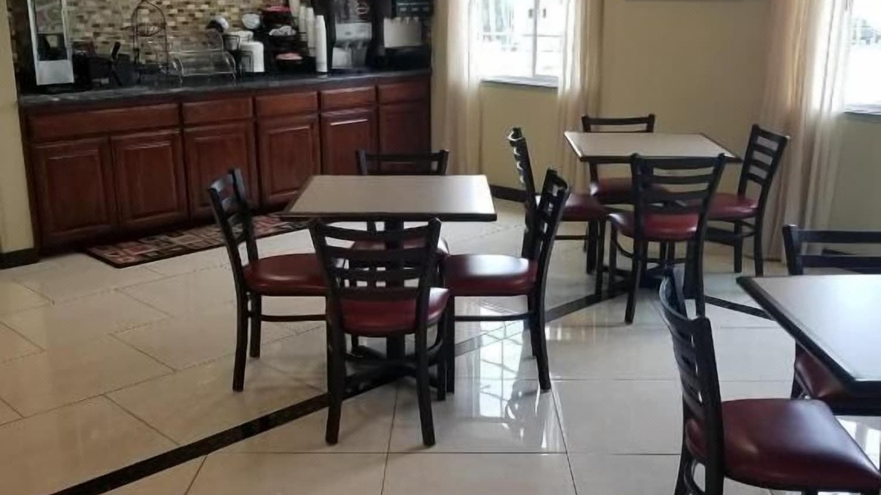 Photo of Livingroom in Madill