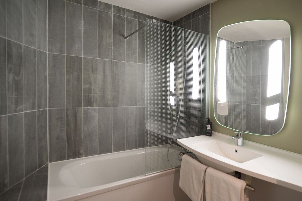 Photo of Bathroom in Saint-Gratien