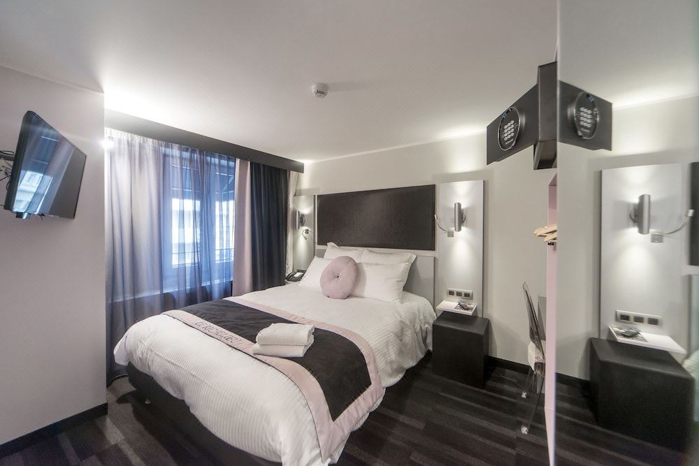 Photo of Bedroom in Jules Ferry - Recamier