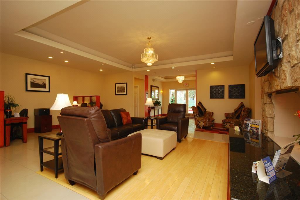 Photo of Livingroom in North Richland Hills