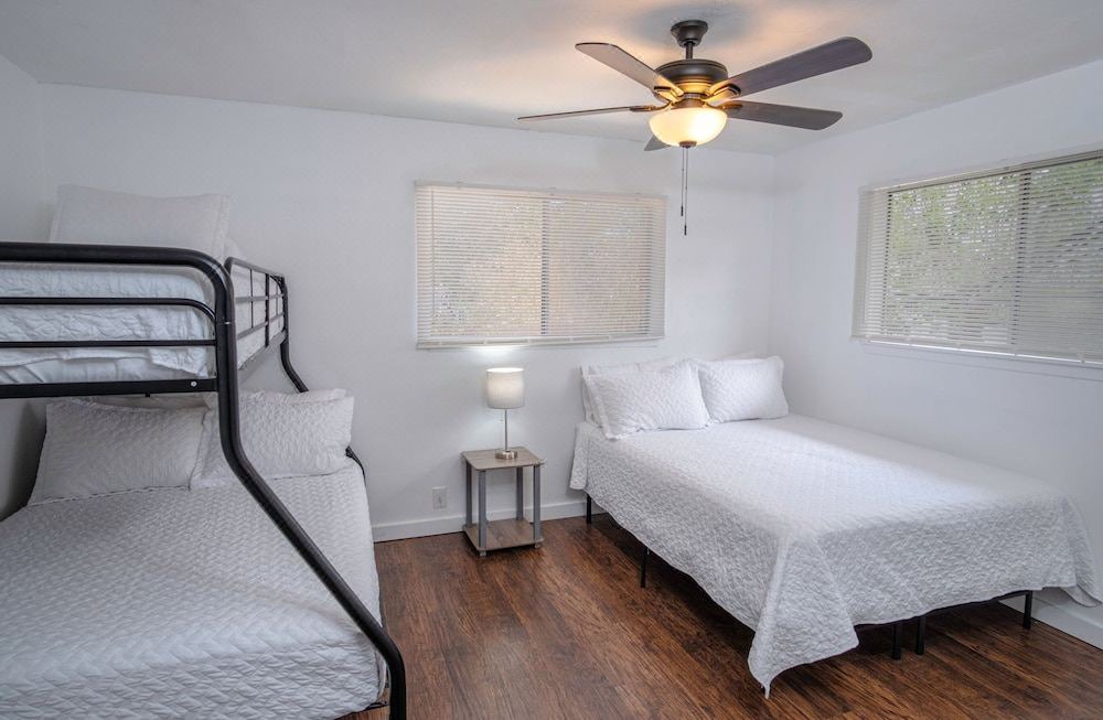 Photo of Bedroom in Midtown