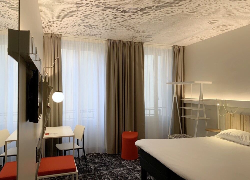 Photo of Others in 2nd Arrondissement