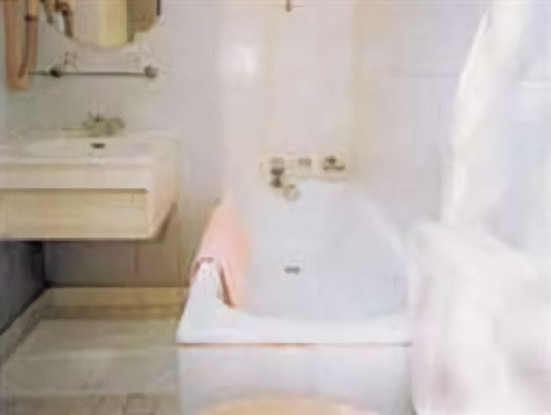 Photo of Bathroom in Saint-Fargeau