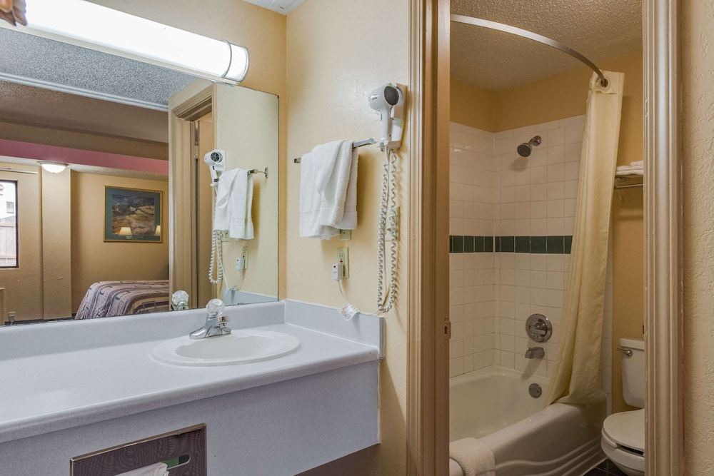 Photo of Bathroom in Midwest City
