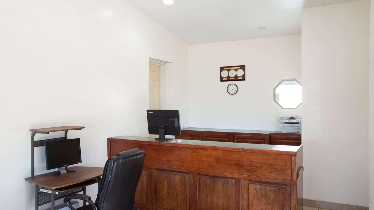 Photo of Livingroom in Brigham City