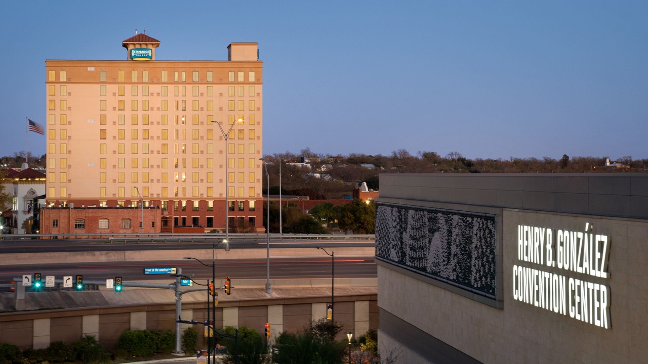 Photo of Buildings in St. Paul Square