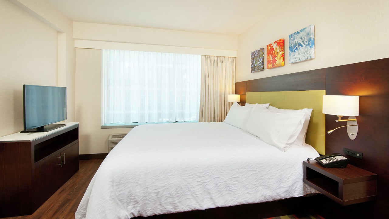 Photo of Bedroom in Downtown Pittsburgh