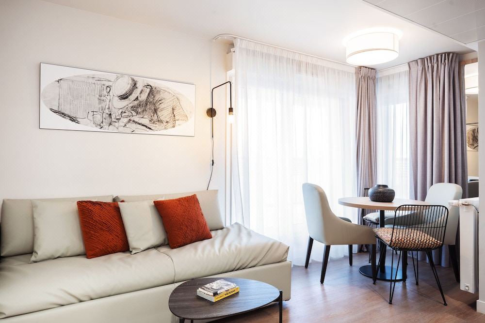 Photo of Livingroom in Saint-Ouen