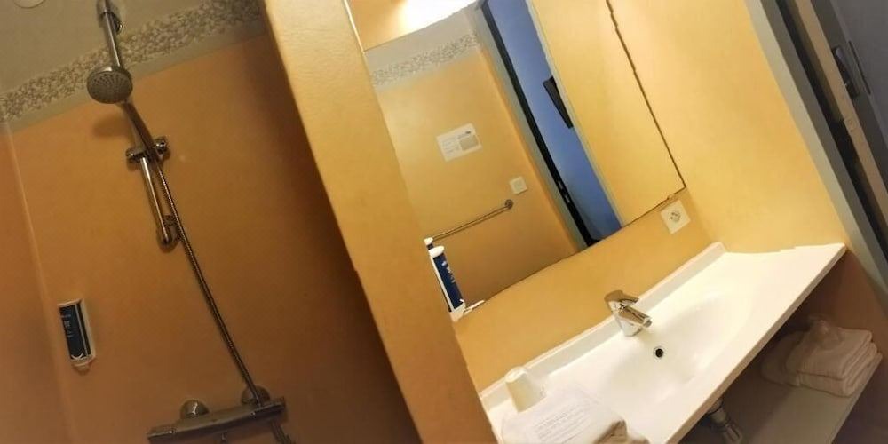 Photo of Bathroom in Saint-Lo