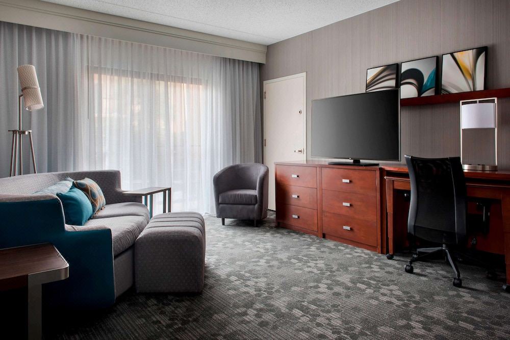 Photo of Livingroom in Mahwah