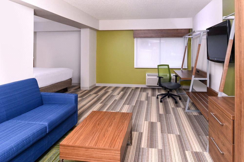 Photo of Livingroom in Southeast Raleigh