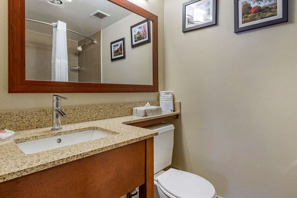 Photo of Bathroom in Edgewater