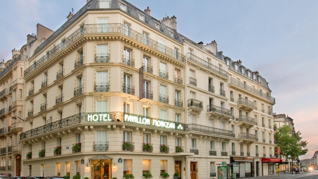 Photo of Buildings in 17th Arrondissement