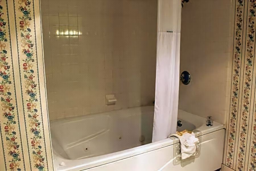 Photo of Bathroom in Grayling