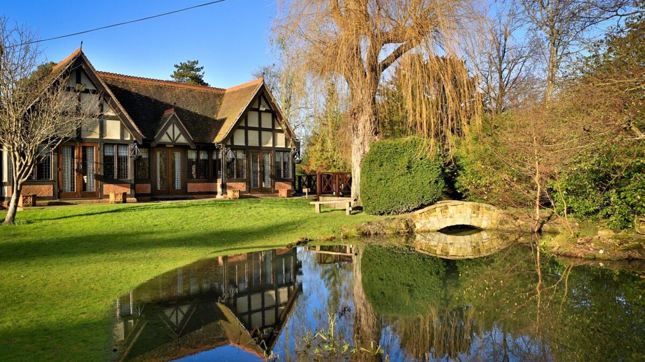 Photo of Buildings in Horley