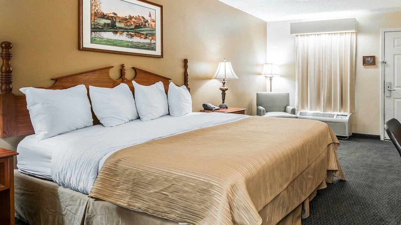 Photo of Bedroom in Bainbridge