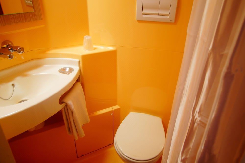 Photo of Bathroom in Saint-Lambert-des-Levees