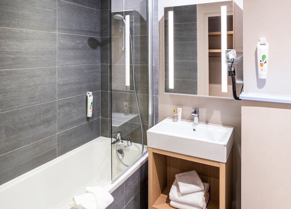 Photo of Bathroom in Clamart