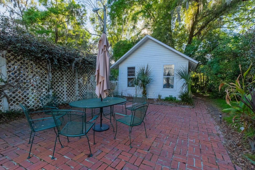 Photo of Others in Micanopy
