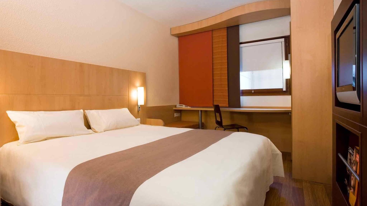 Photo of Bedroom in Venoy