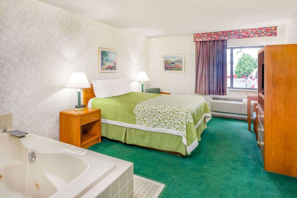 Photo of Bedroom in Alpena