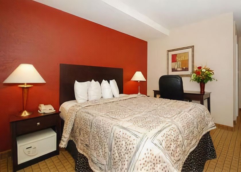 Photo of Bedroom in Westbrook Center