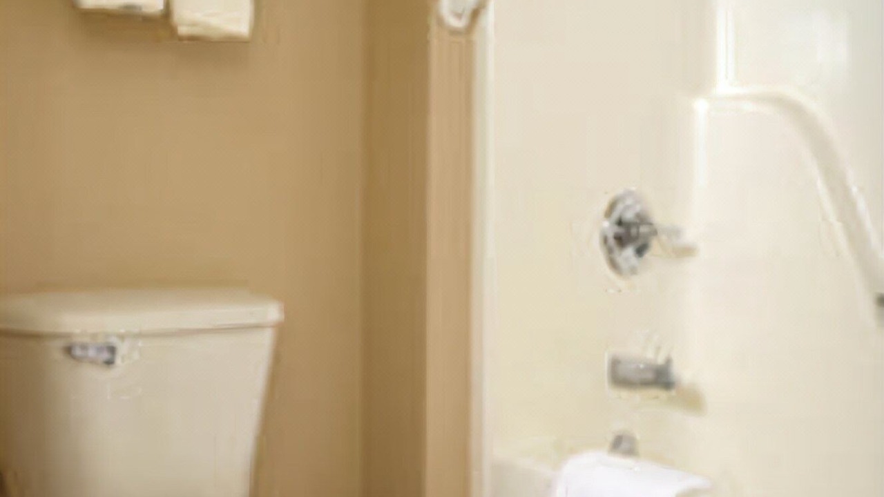 Photo of Bathroom in Kutzky Park