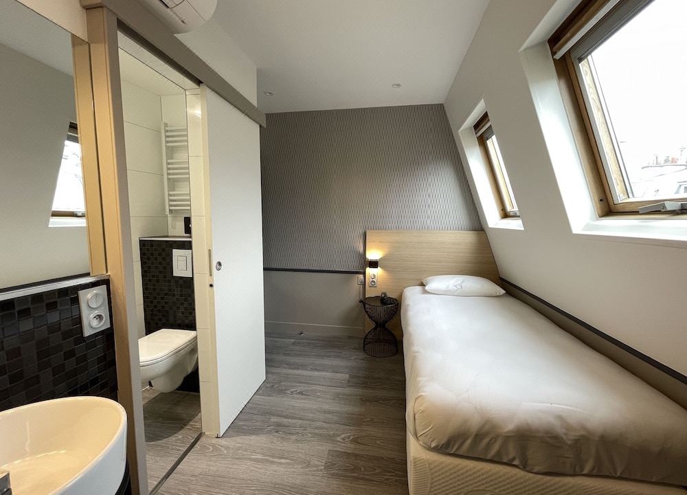 Photo of Bedroom in 6th Arrondissement