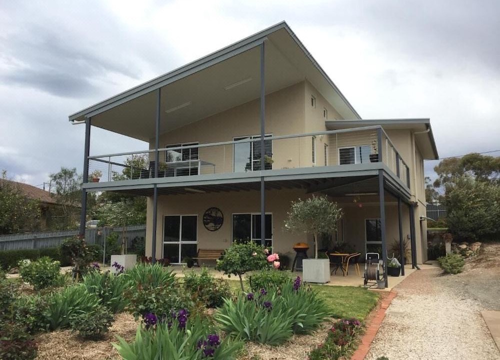 Photo of Buildings in Upper Wakefield