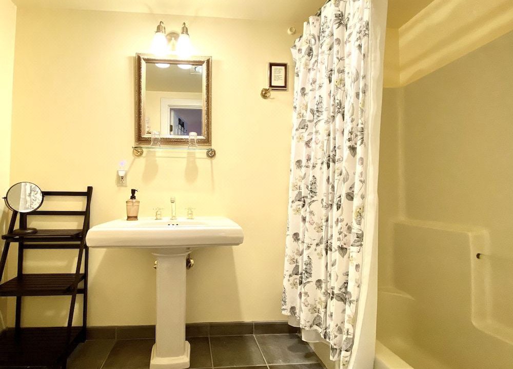 Photo of Bathroom in Eugene