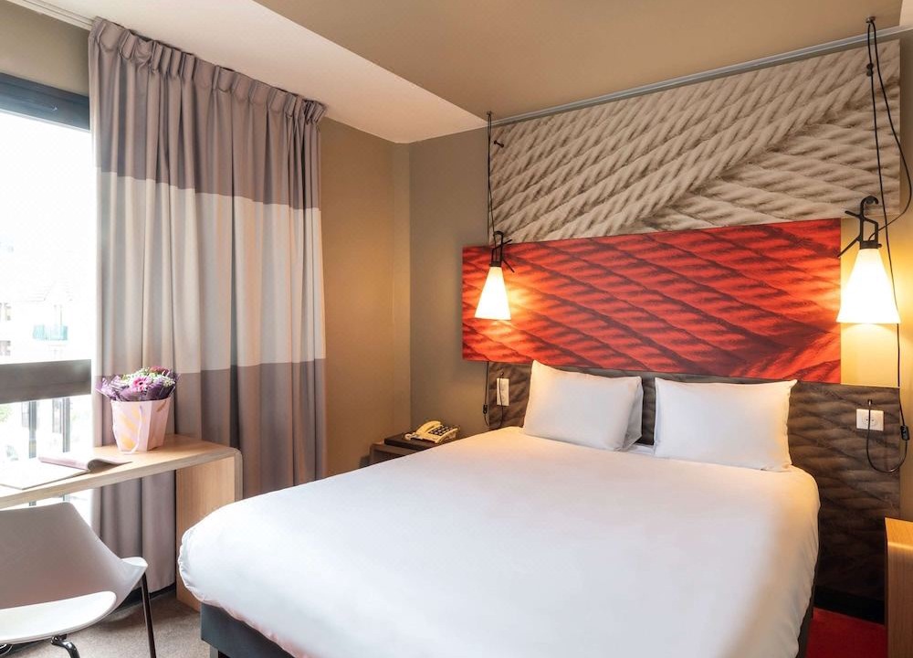 Photo of Bedroom in Saint-Gratien