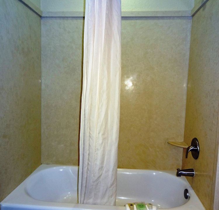 Photo of Bathroom in Kenedy