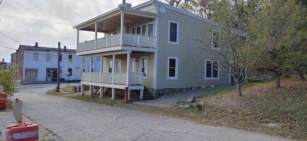 Photo of Buildings in Hannibal