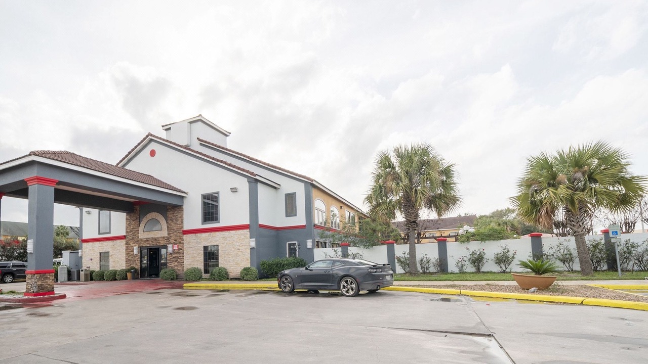 Photo of Buildings in Greater Greenspoint