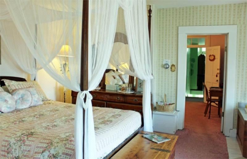 Photo of Bedroom in Galena