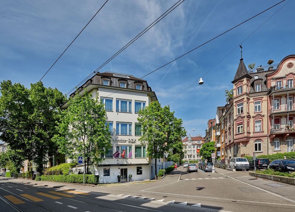 Photo of Buildings in District 6